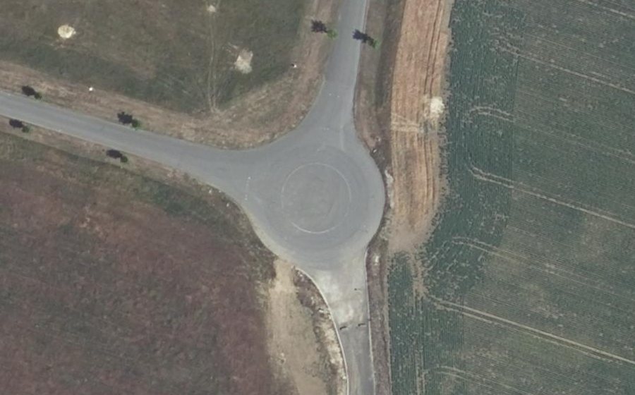 Vue aérienne du Rond-point anonyme n°1536871513