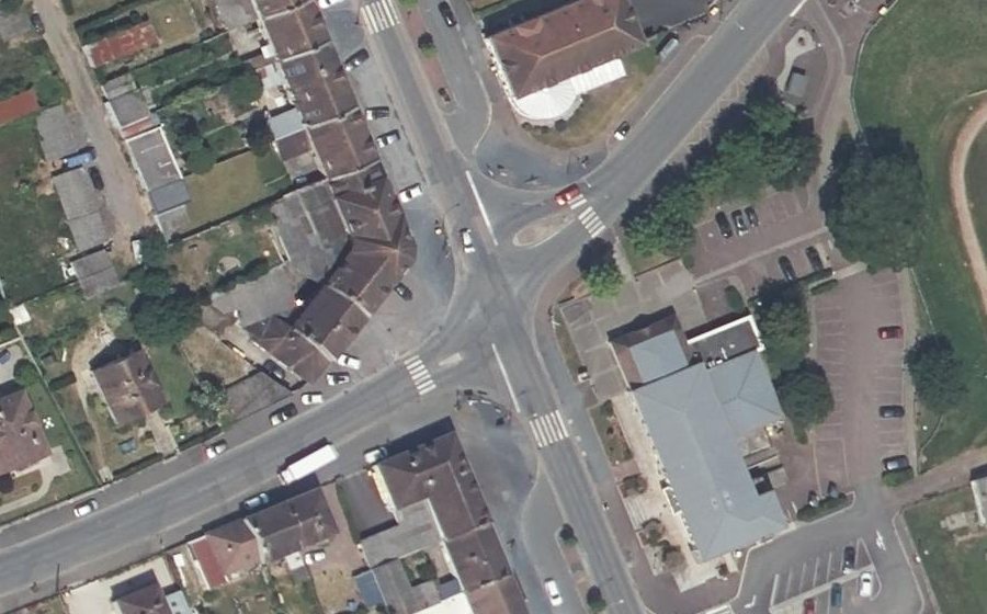 Vue aérienne du Rond-point anonyme n°1536892790