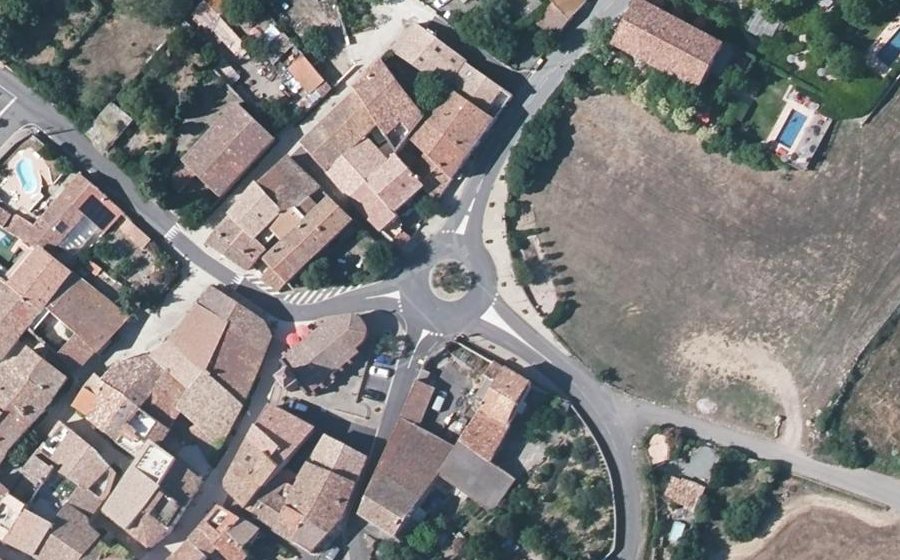 Vue aérienne du Rond-point anonyme n°153722621