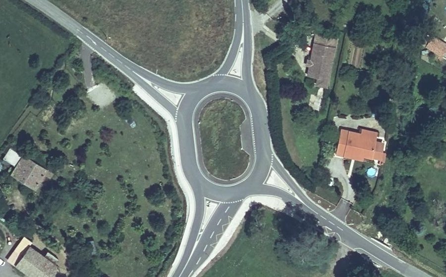 Vue aérienne du Rond-point anonyme n°1537473268