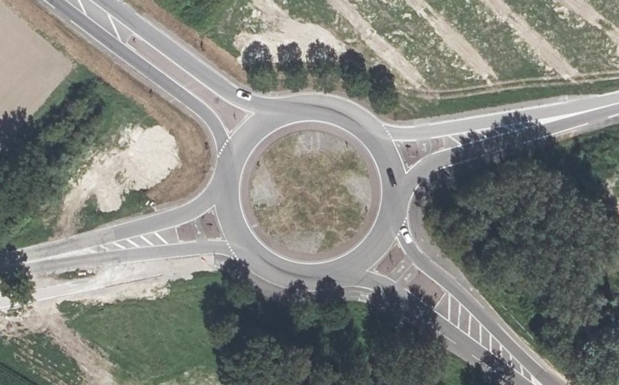 Vue aérienne du Rond-point anonyme n°153767109
