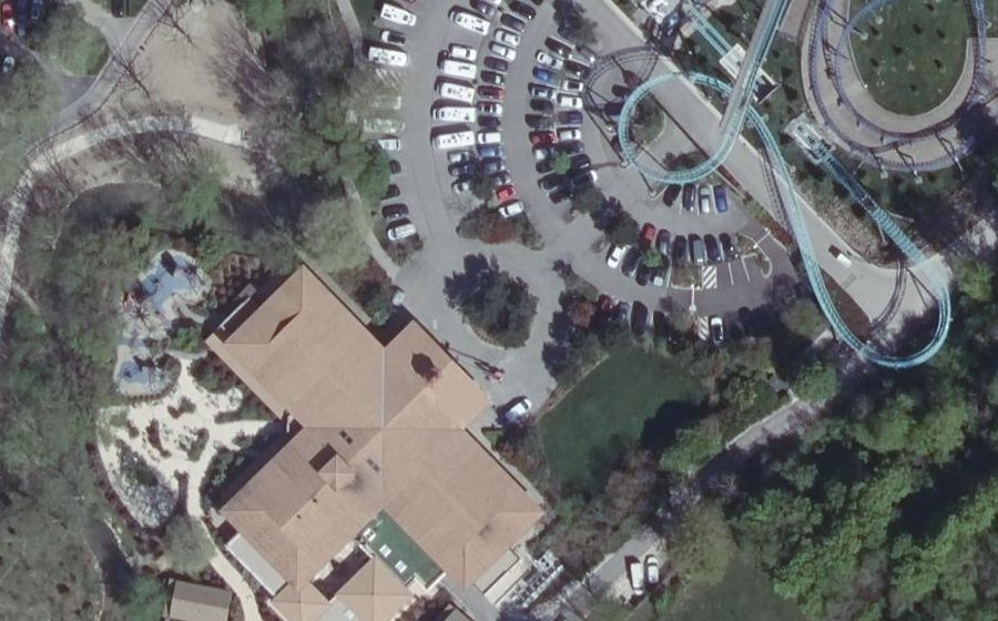 Vue aérienne du Rond-point anonyme n°153805492