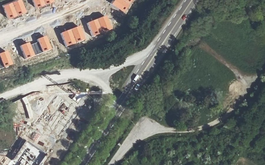 Vue aérienne du Rond-point anonyme n°1538421282