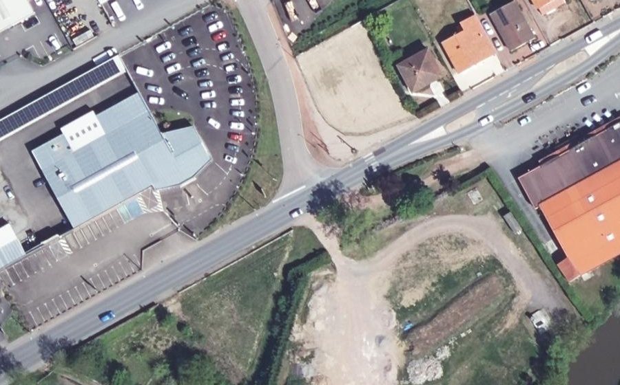 Vue aérienne du Rond-point anonyme n°1538911487
