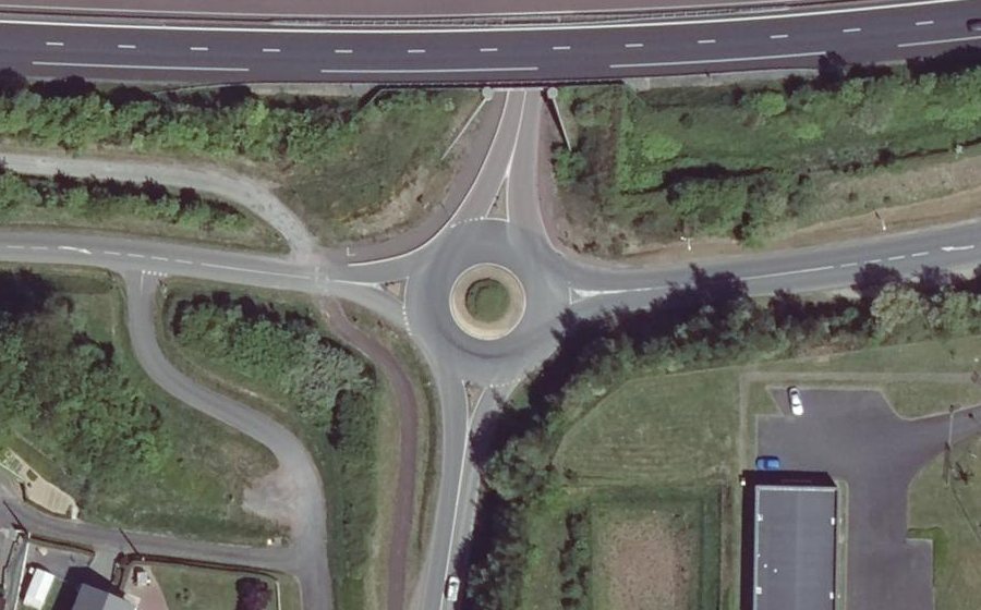 Vue aérienne du Rond-point anonyme n°153947024