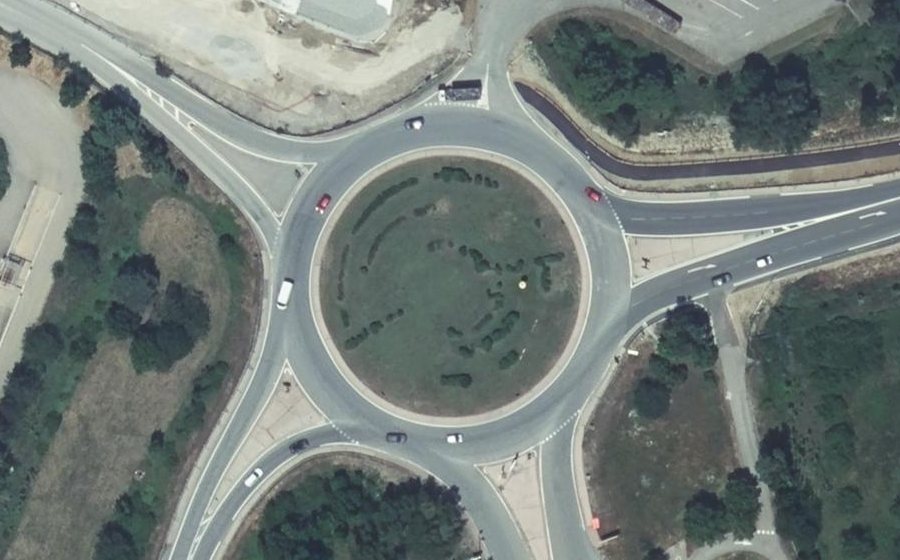 Vue aérienne du Rond-point anonyme n°153950013