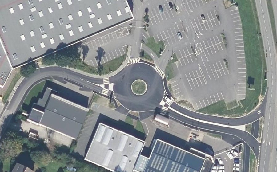 Vue aérienne du Rond-point anonyme n°15409862