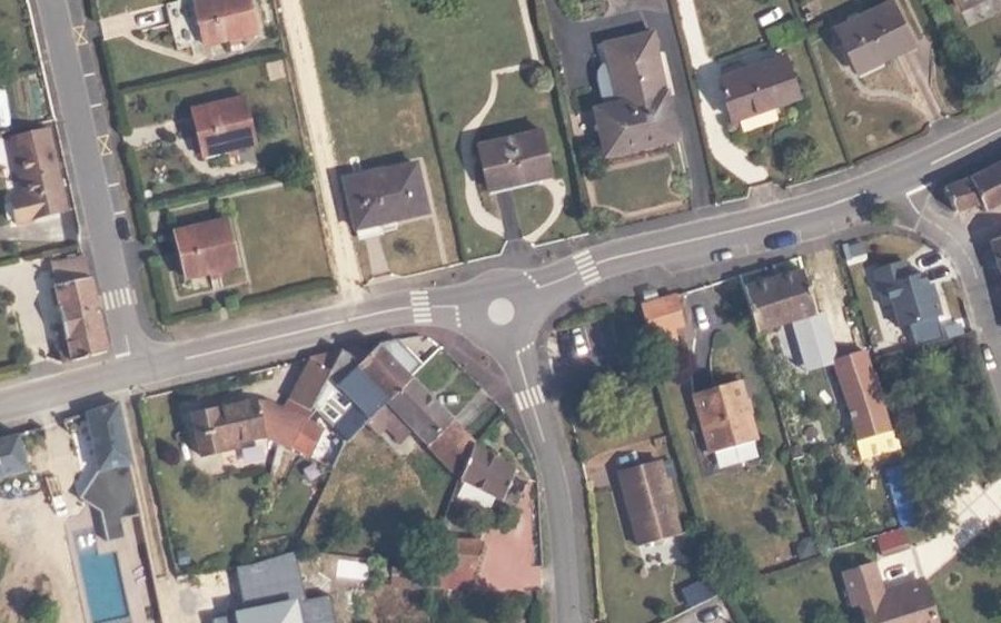 Vue aérienne du Rond-point anonyme n°1541208805