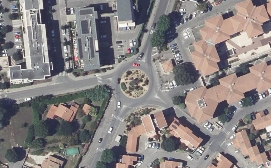 Vue aérienne du Rond-point anonyme n°154288239