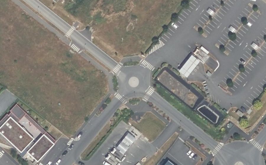 Vue aérienne du Rond-point anonyme n°1543181987