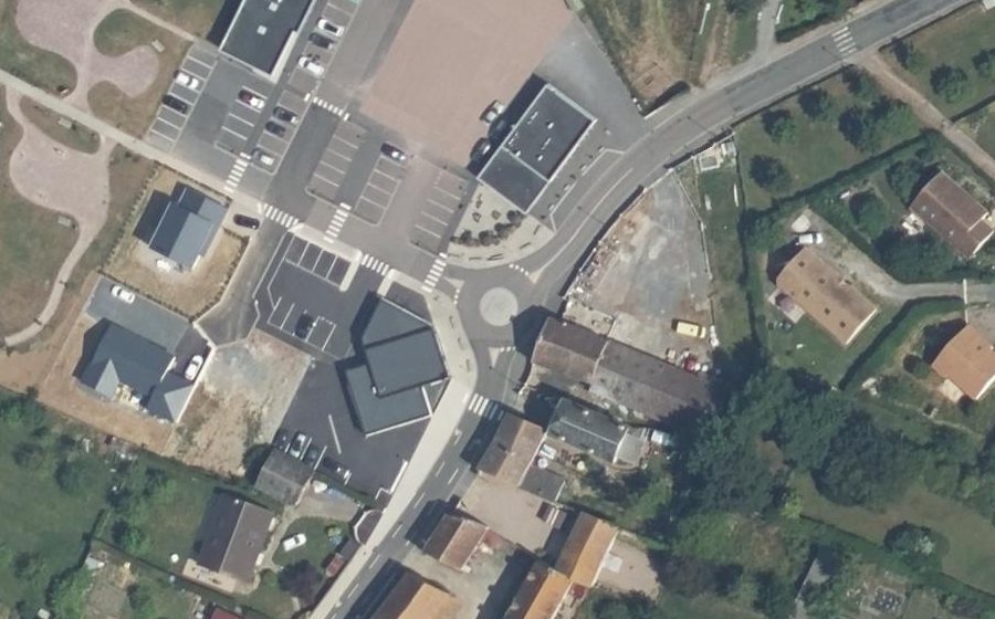 Vue aérienne du Rond-point anonyme n°1543297141