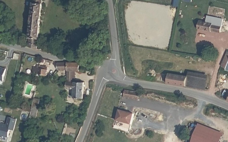 Vue aérienne du Rond-point anonyme n°1543310289