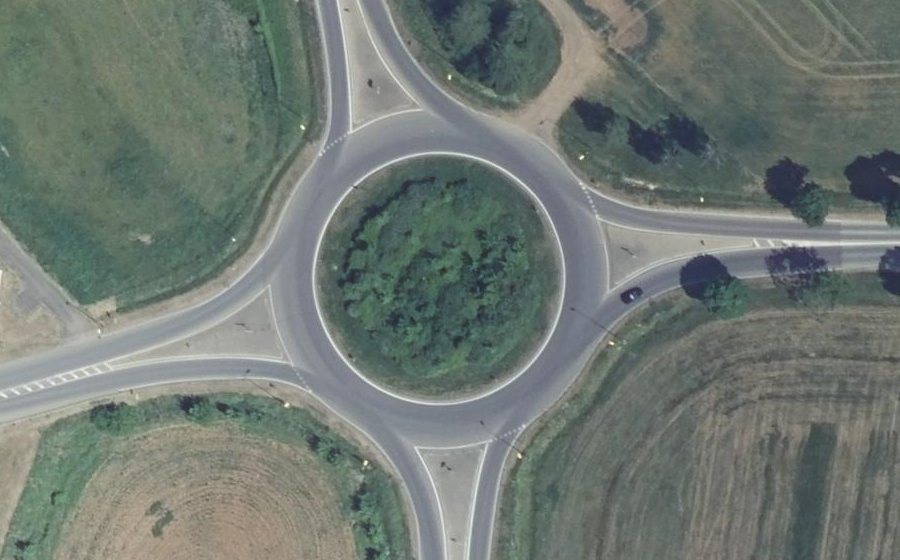 Vue aérienne du Rond-point anonyme n°15435131