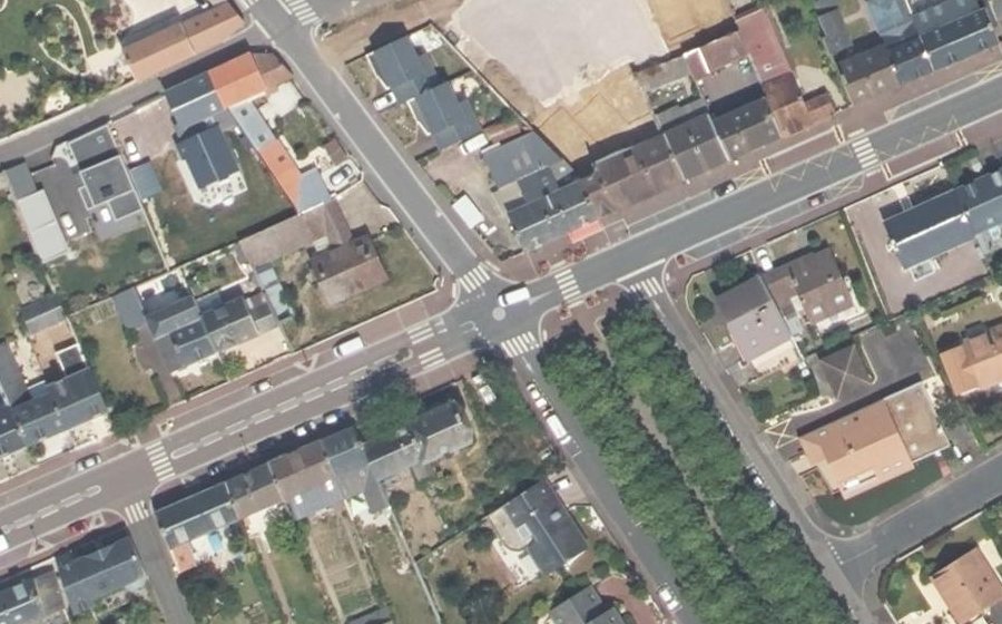 Vue aérienne du Rond-point anonyme n°1544317057