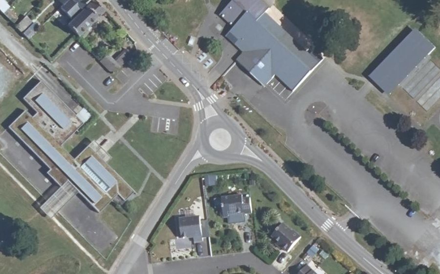 Vue aérienne du Rond-point anonyme n°1544754521