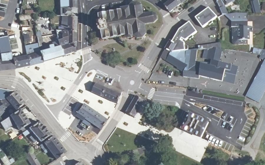 Vue aérienne du Rond-point anonyme n°1544756032
