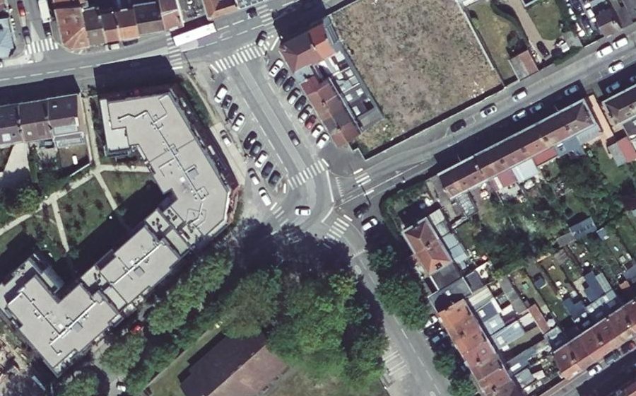 Vue aérienne du Rond-point anonyme n°1544908455