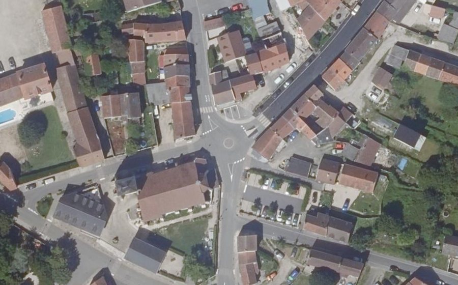 Vue aérienne du Rond-point anonyme n°154514578