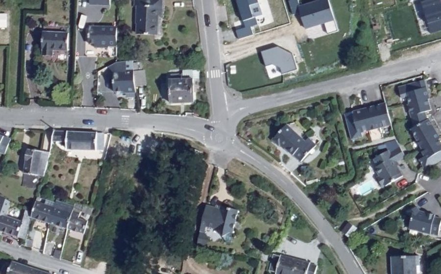 Vue aérienne du Rond-point anonyme n°154531223