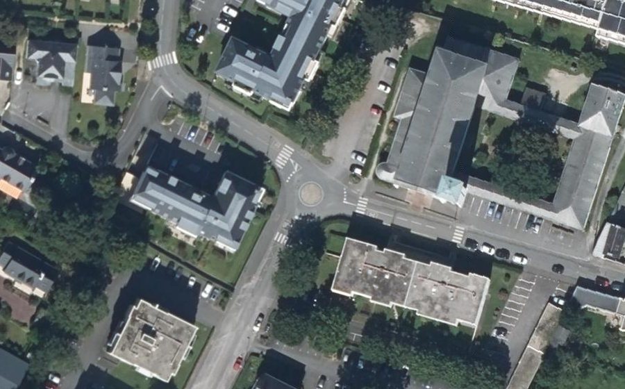 Vue aérienne du Rond-point anonyme n°154542830