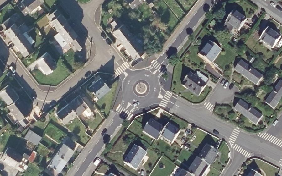 Vue aérienne du Rond-point anonyme n°1545435361