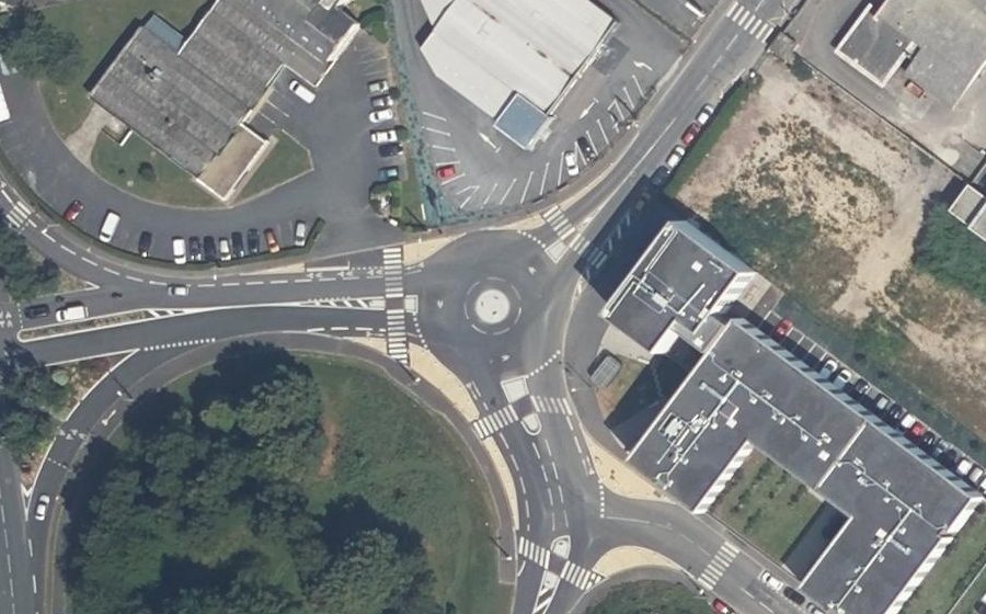 Vue aérienne du Rond-point anonyme n°1546482804