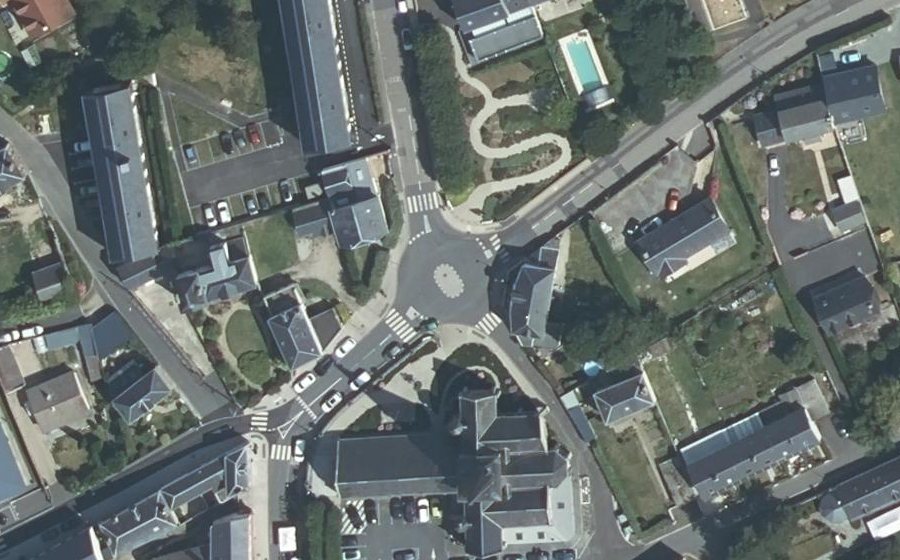 Vue aérienne du Rond-point anonyme n°1547190667