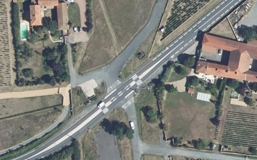 Vue aérienne du Rond-point anonyme n°1547472104