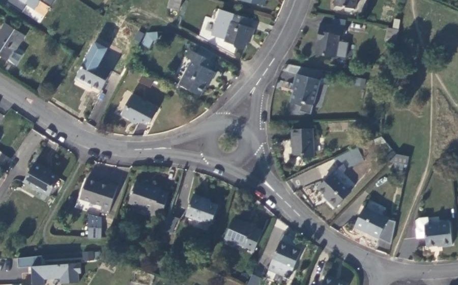 Vue aérienne du Rond-point anonyme n°1547837998