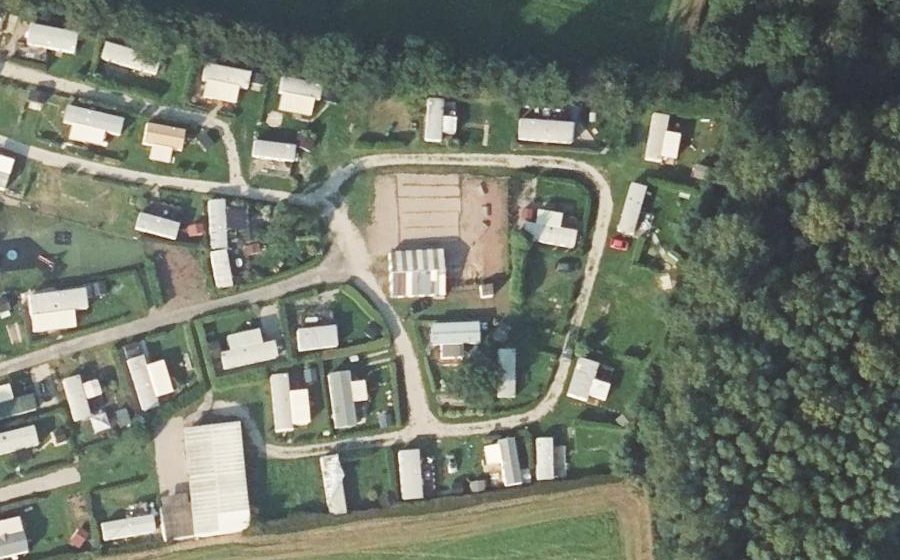 Vue aérienne du Rond-point anonyme n°154795913