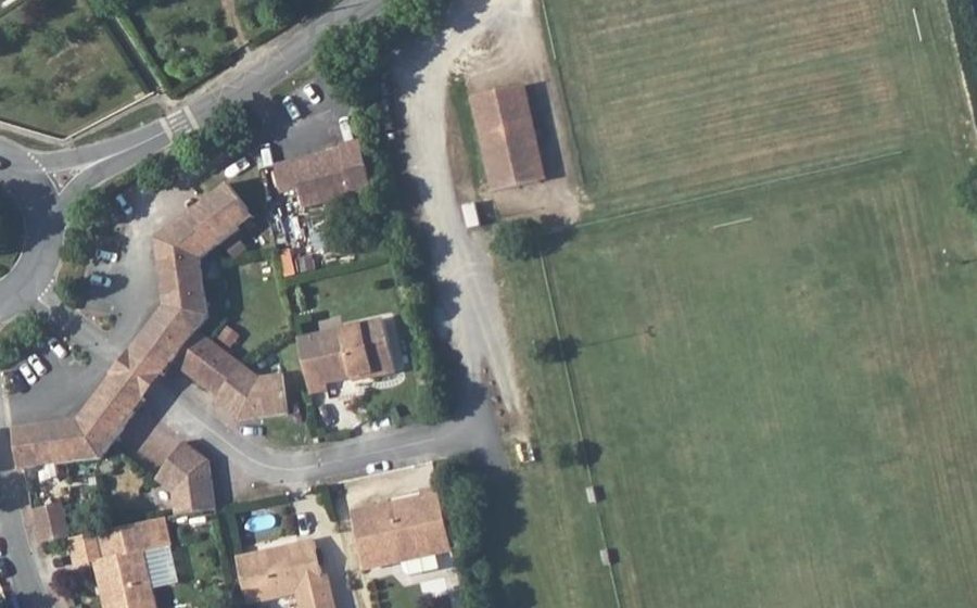 Vue aérienne du Rond-point anonyme n°1548025535