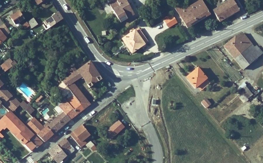 Vue aérienne du Rond-point anonyme n°1548529999