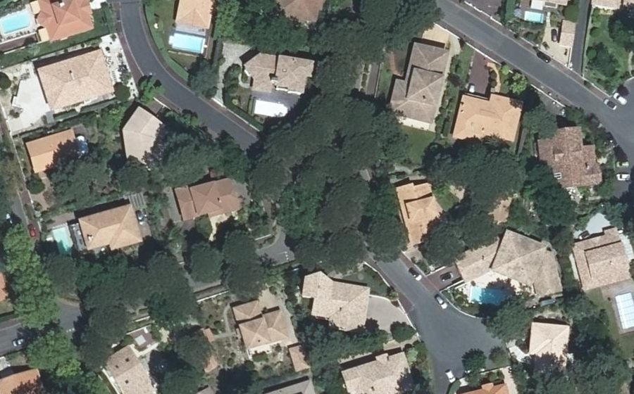Vue aérienne du Rond-point anonyme n°1548566187