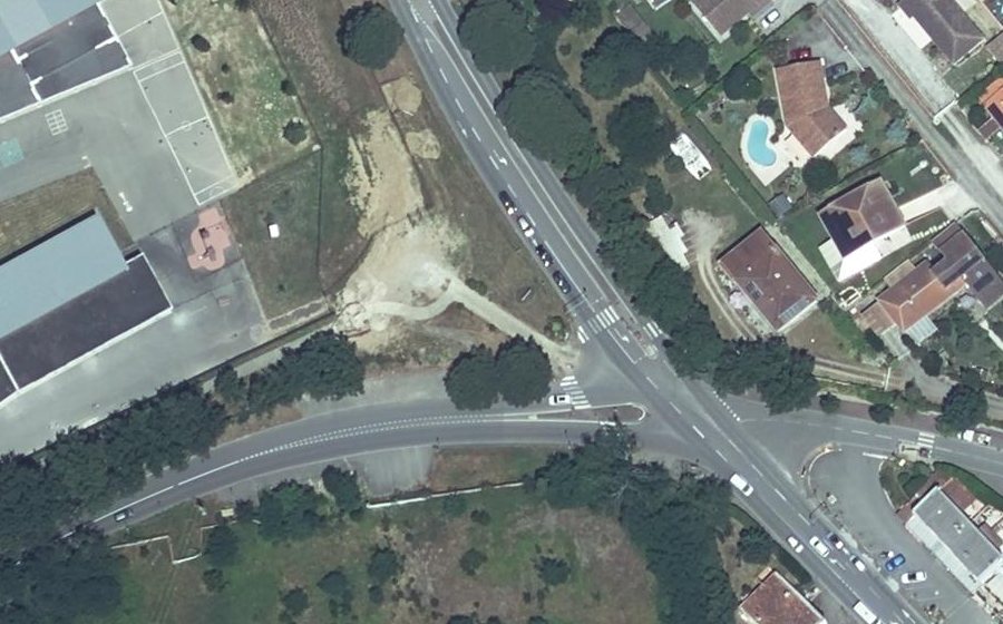 Vue aérienne du Rond-point anonyme n°1548860678