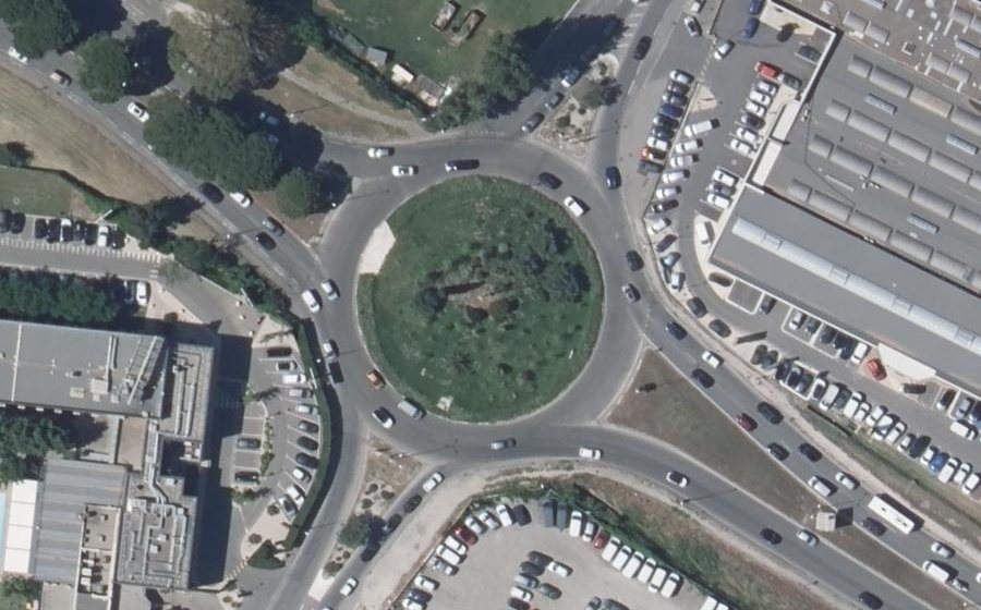 Vue aérienne du Rond-point anonyme n°154964911