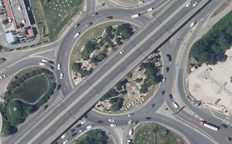 Vue aérienne du Rond-point anonyme n°154964931