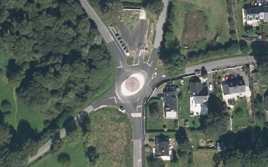 Vue aérienne du Rond-point anonyme n°1549820640