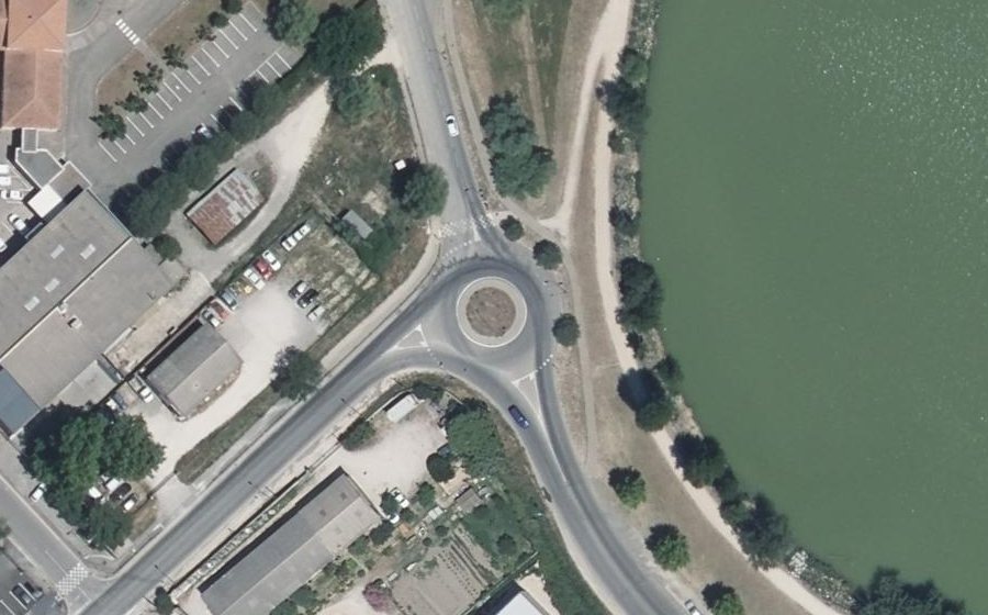 Vue aérienne du Rond-point anonyme n°155016118