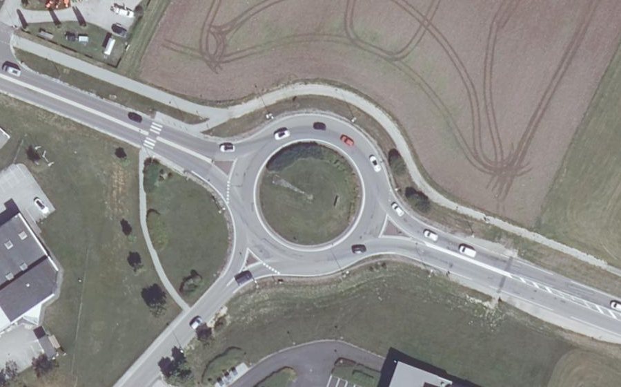 Vue aérienne du Rond-point anonyme n°155016367