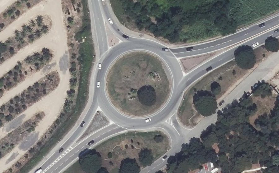 Vue aérienne du Rond-point anonyme n°155023830