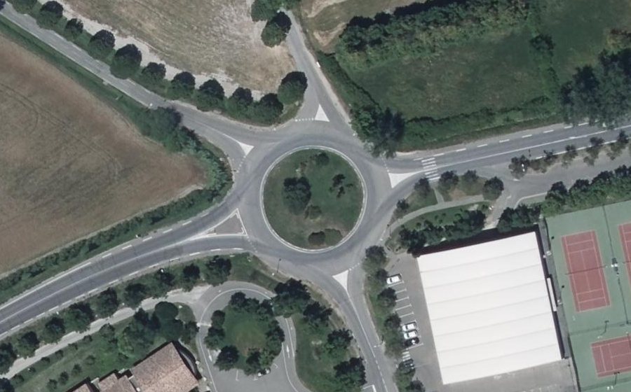 Vue aérienne du Rond-point anonyme n°155088842