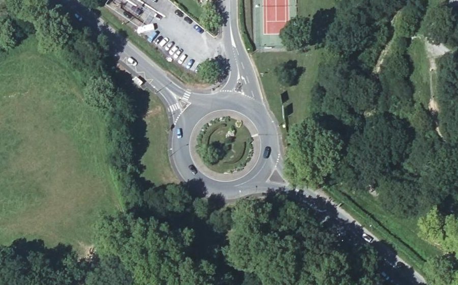 Vue aérienne du Rond-point anonyme n°155166949