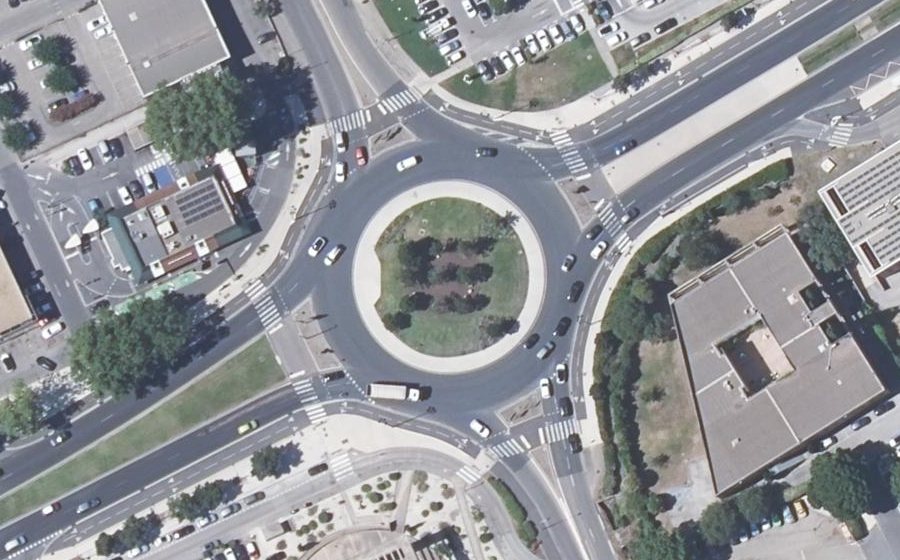 Vue aérienne du Rond-point anonyme n°155220229