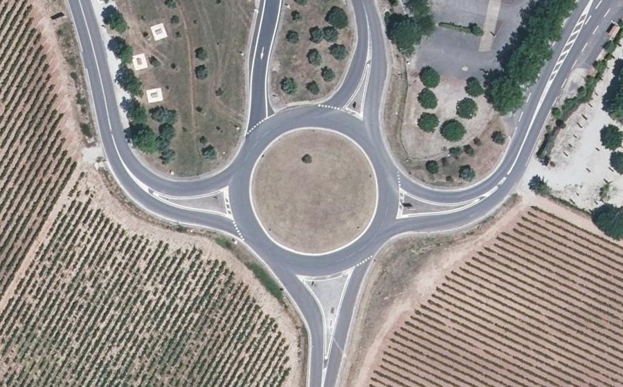 Vue aérienne du Rond-point anonyme n°155226318