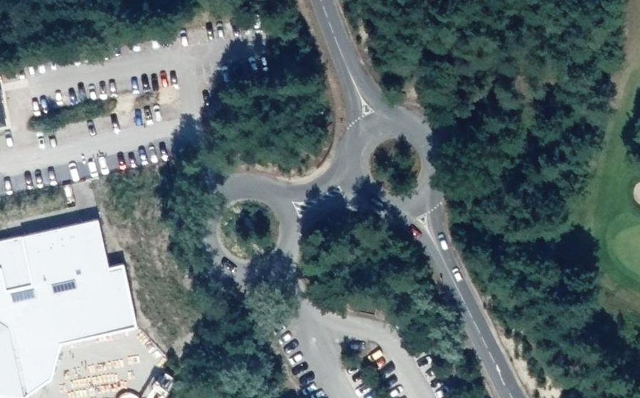 Vue aérienne du Rond-point anonyme n°155251175