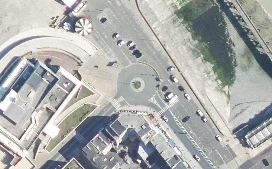 Vue aérienne du Rond-point anonyme n°155263446