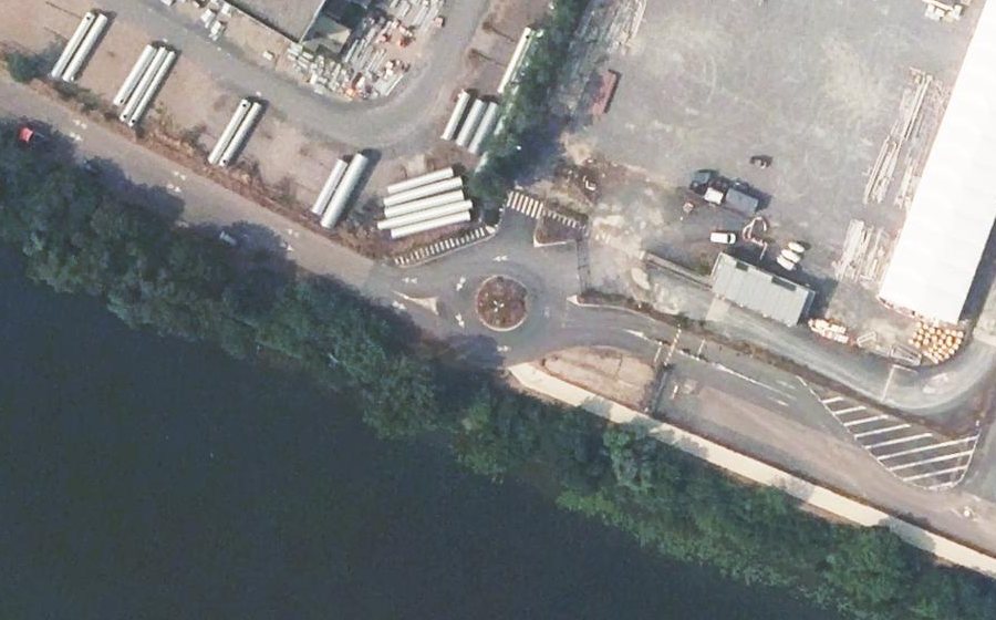 Vue aérienne du Rond-point anonyme n°155293820
