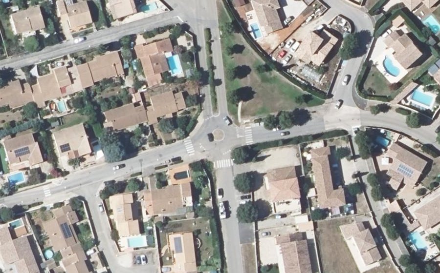 Vue aérienne du Rond-point anonyme n°155418175