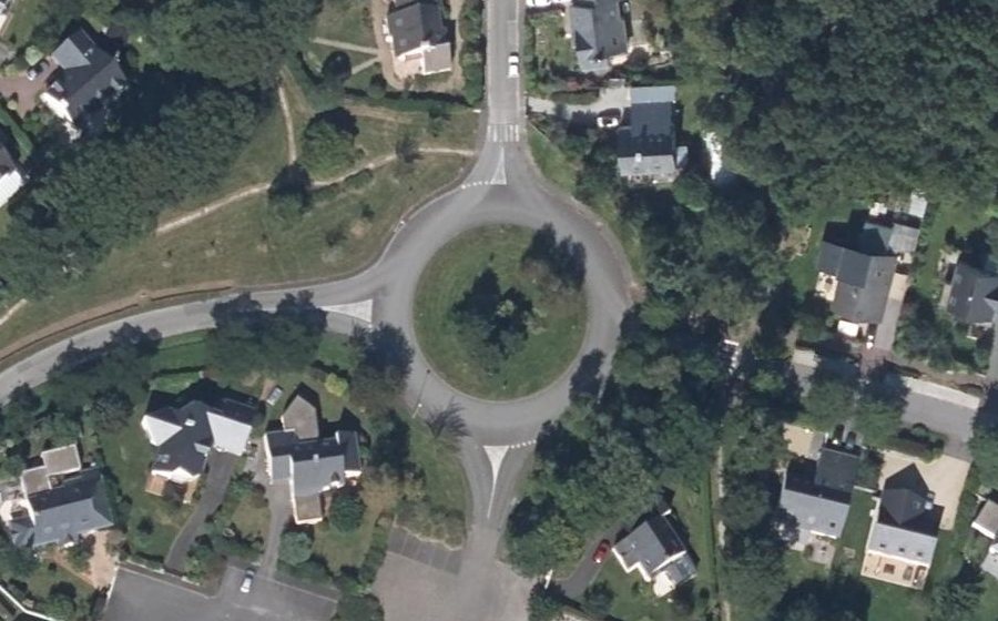 Vue aérienne du Rond-point anonyme n°155557747