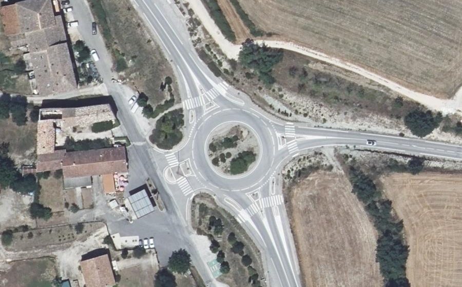 Vue aérienne du Rond-point anonyme n°155605927
